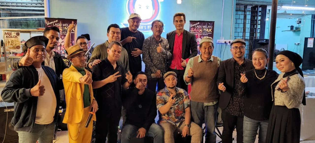 TikTok, Facebook, Melayu dialek Sarawak, Awla Idris, PERKAJAS, Simunjan